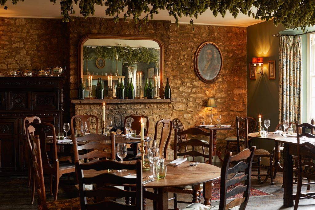 Lord Poulett Arms, Hinton St George .jpg